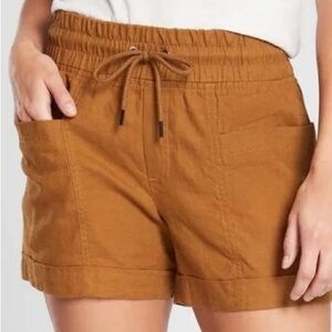 Athleta Cabo Linen 4” Short in Toasted Ochre